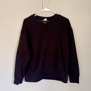 Yelete Women's Black Sweatshirt